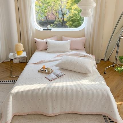 Copertura trapuntata accogliente comfort elegante